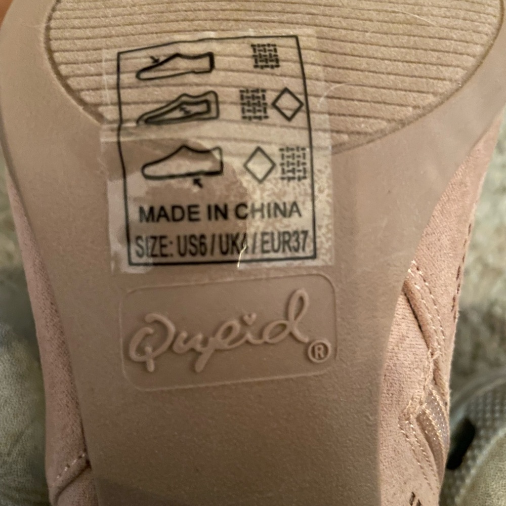 Quipd Taupe Booties, sz 6 NEW IN BOX - Picture 4 of 5